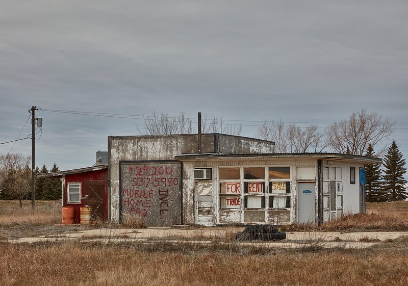 Gas Prices in South Dakota Drop Amid National Fluctuations